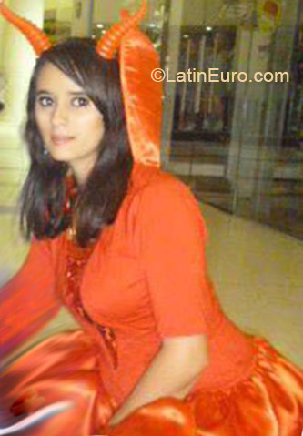 Date this sensual Colombia girl Alejandria from Medellin CO17004