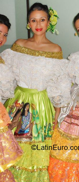 Date this young Colombia girl Ingrid from Bogota CO17009