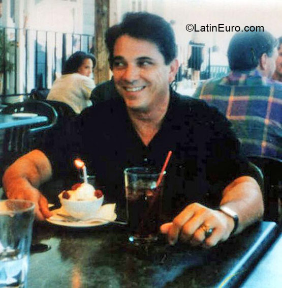 Date this tall United States man LOURENCO from Elk Grove US15920