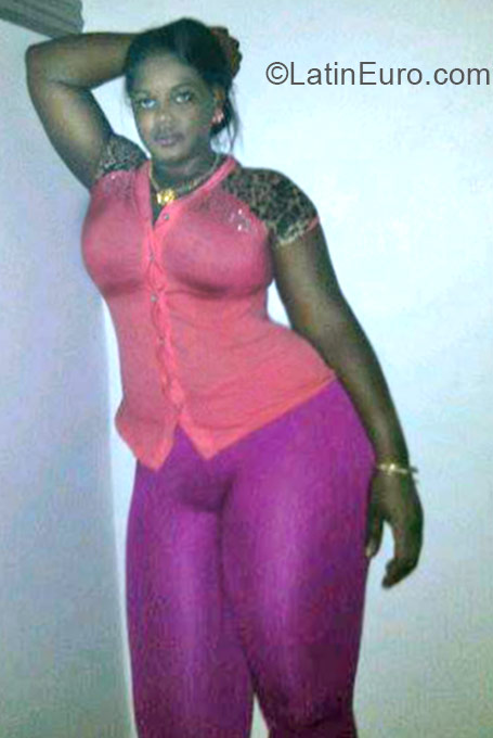 Date this sultry Jamaica girl Yaniquie from Portmore JM1972