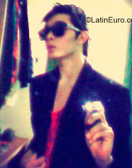 Date this gorgeous Colombia man Ryan from Bogota CO17069