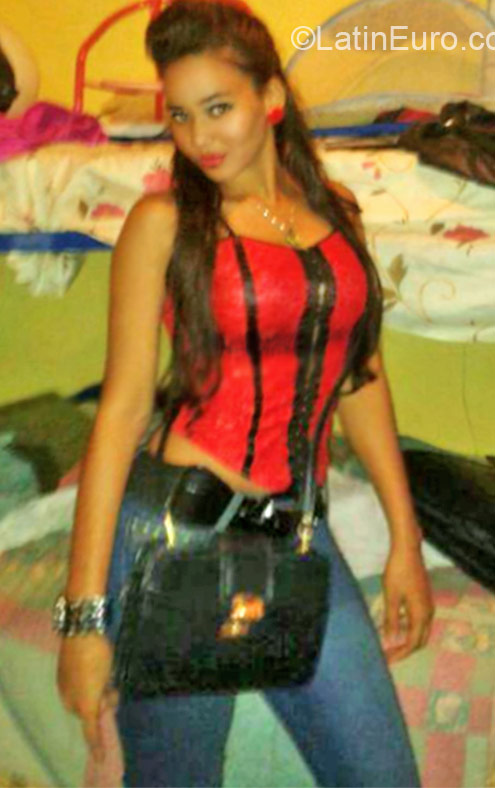 Date this delightful Dominican Republic girl Andreina from Santo Domingo DO21649