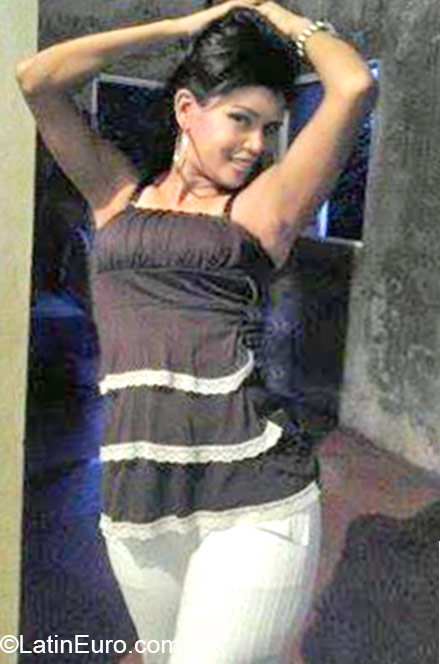 Date this delightful Dominican Republic girl Alexandra from Bonao DO21678