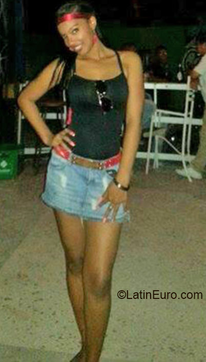 Date this funny Dominican Republic girl Tanari from Santo Domingo DO21691
