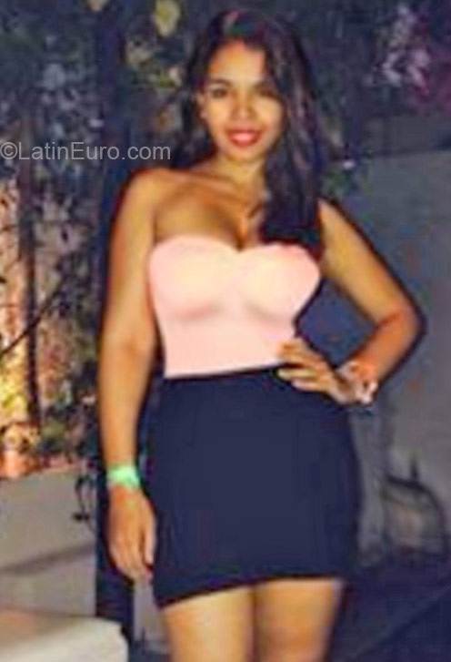 Date this attractive Colombia girl Kittycolombana from Barranquilla CO17151