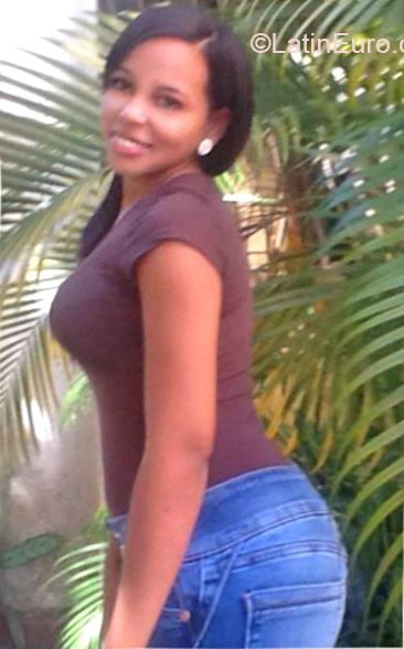 Date this young Dominican Republic girl Lucero from Santo Domingo DO21764