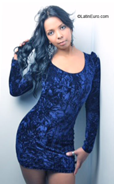 Date this good-looking Brazil girl Joice from NANUQUE BR9294