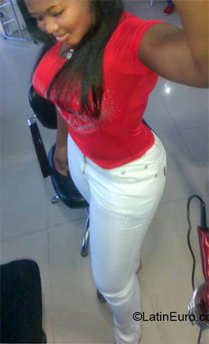 Date this voluptuous Dominican Republic girl Santa from Santo Domingo DO21798