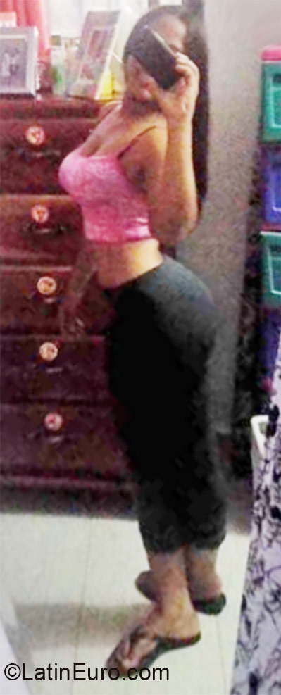 Date this good-looking Dominican Republic girl Yesenia from Bonao DO21816