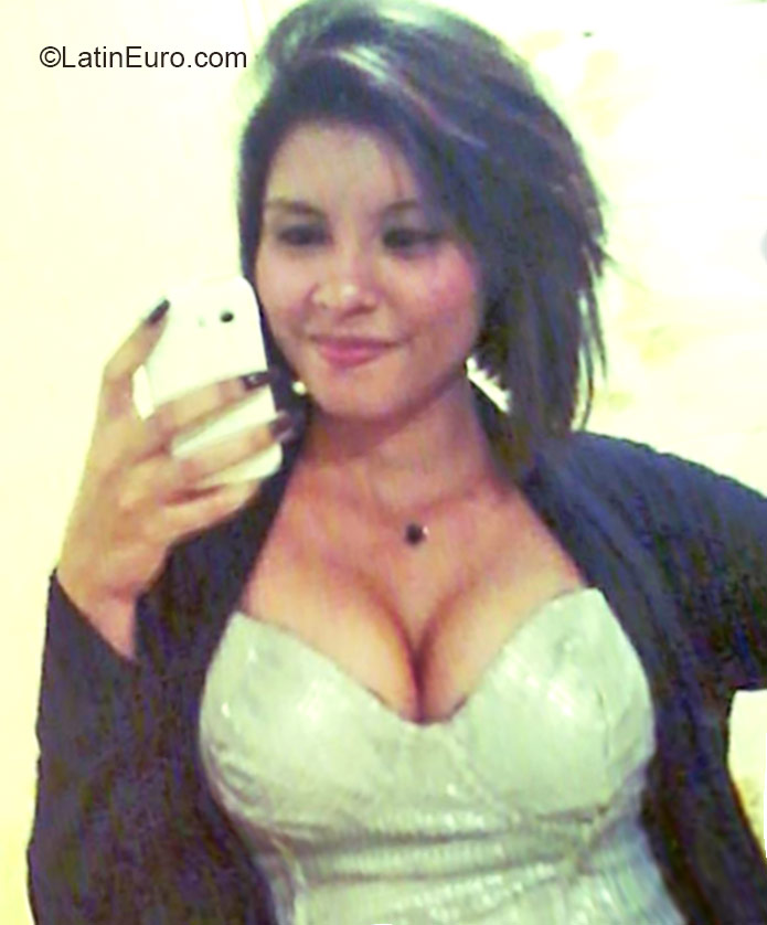 Date this pretty Venezuela girl Barbara from Barcelona VE457