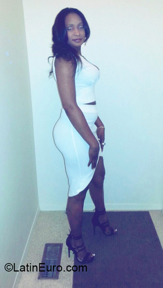 Date this foxy Canada girl Maritza from Calgary CA663