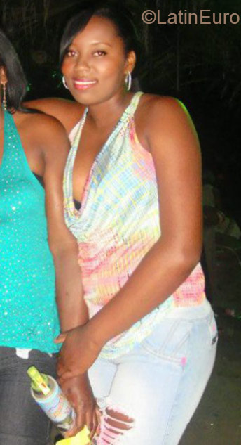 Date this delightful Colombia girl Aide from Cali CO17296