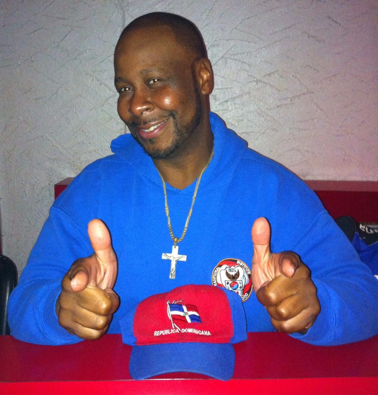 Date this athletic United States man MaestroPembroke from Chicago US16070