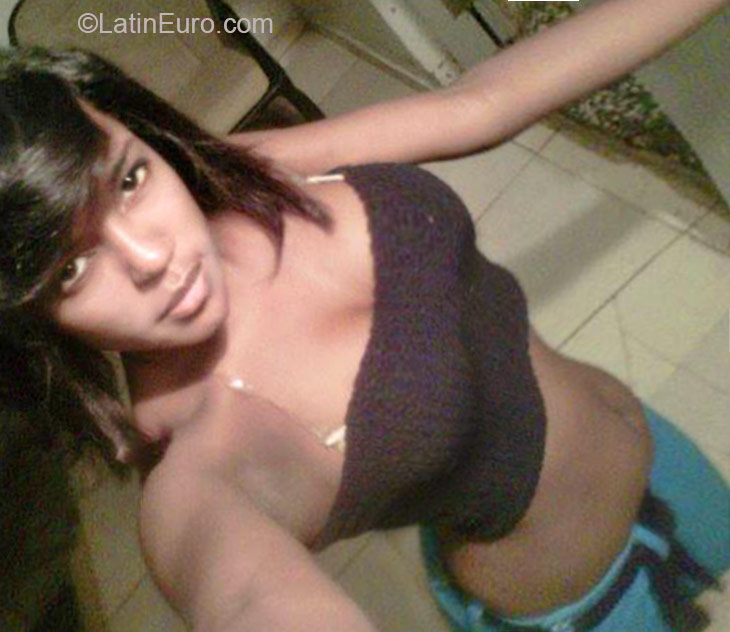Date this hot Dominican Republic girl Yemairi from Santo Domingo DO21994
