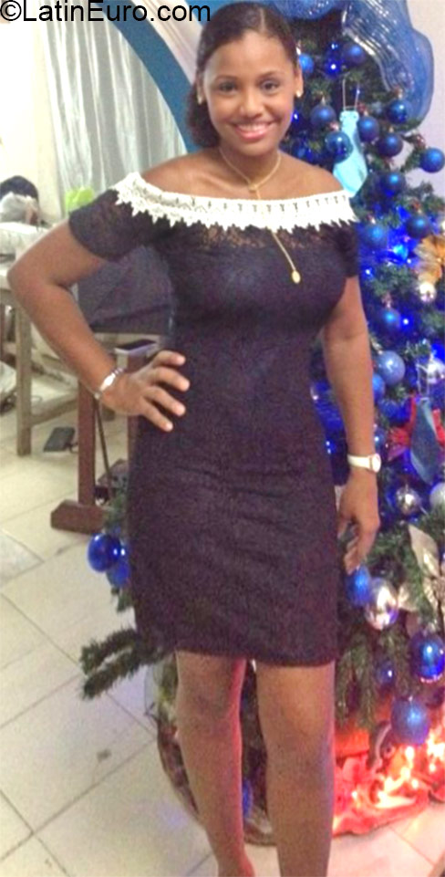 Date this sensual Colombia girl Amalis from Cartagena CO17358