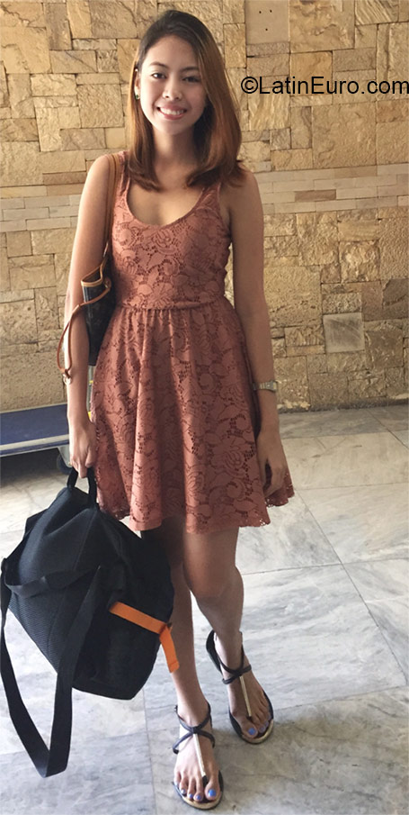 Date this good-looking Philippines girl Mica from Bacolod PH771