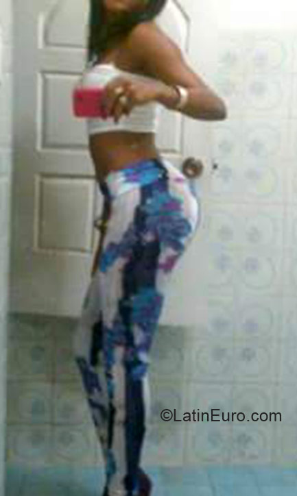 Date this gorgeous Dominican Republic girl Maria from Santo Domingo DO22079