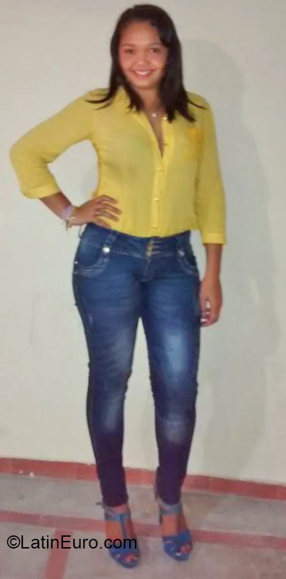 Date this gorgeous Colombia girl Cecilia from Sincelejo CO17369