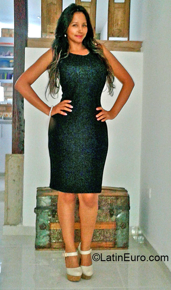 Date this lovely Colombia girl TRANQUILA from Cali CO17372