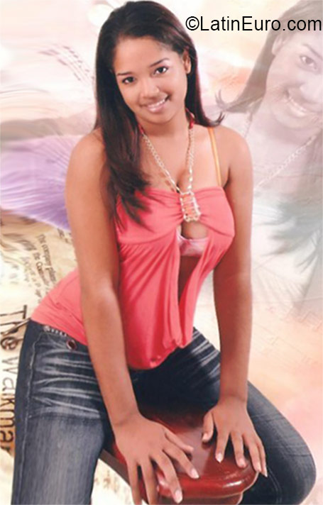 Date this cute Dominican Republic girl Gisslle from Hato Mayor DO22164