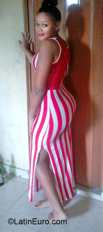 Date this voluptuous Dominican Republic girl Kati from Santiago DO26267