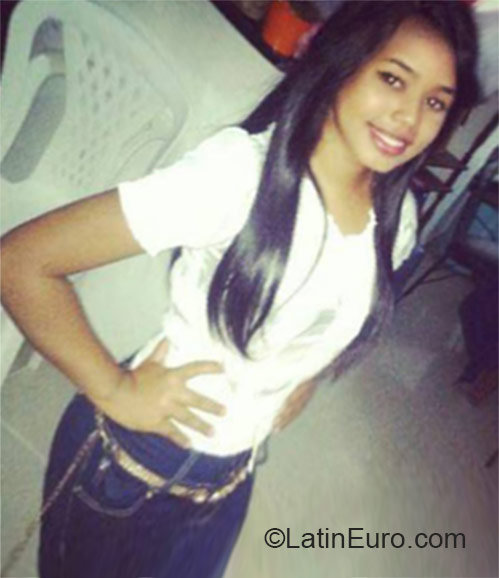 Date this nice looking Dominican Republic girl Elisabeth from Puerto Plata DO22212