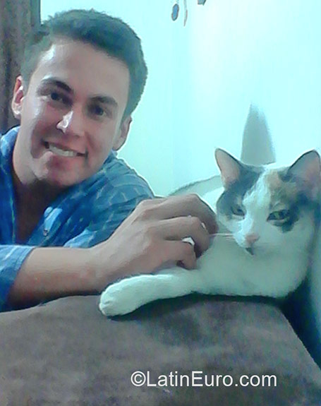 Date this foxy Colombia man Jair from Manizales CO17451
