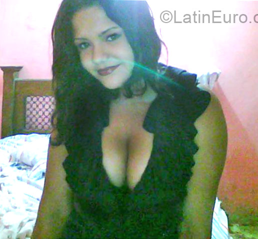 Date this charming Colombia girl Taliana from Bogota CO17456