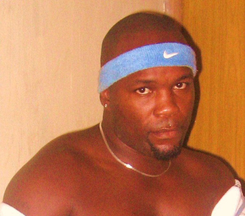 Date this gorgeous United States man Cecil from Panama US16170