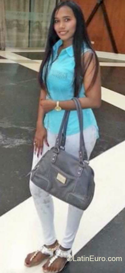 Date this charming Dominican Republic girl Ana from Santo Domingo DO22266