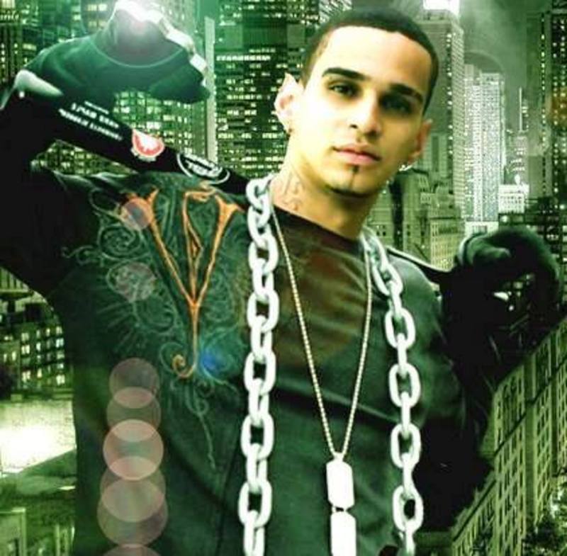 Date this nice looking Dominican Republic man Dorian from Santo Domingo DO22271