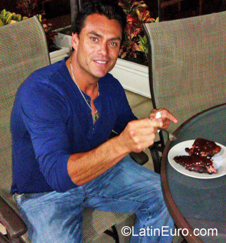 Date this beautiful United States man Blas from San Francisco US16173