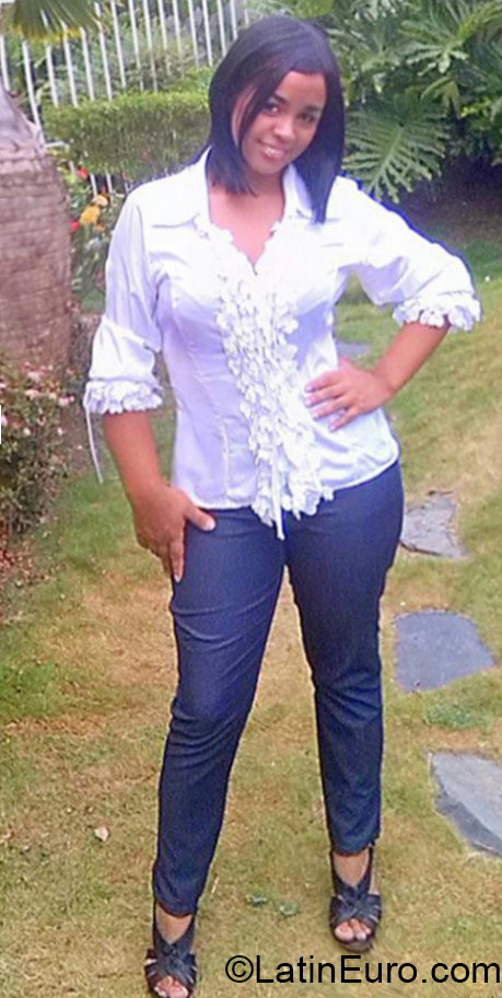 Date this lovely Dominican Republic girl Anabel from Santo Domingo DO22289