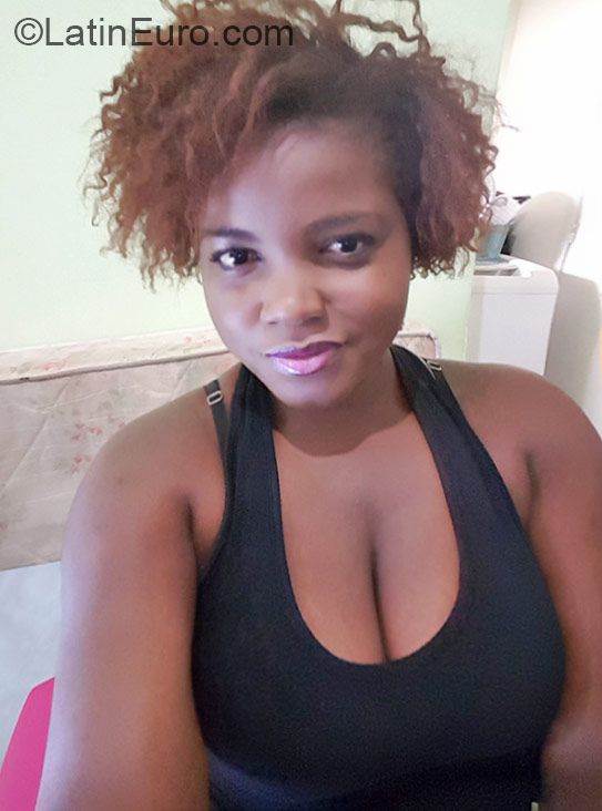 Date this foxy Brazil girl Celcia from Rio De Janeiro BR9343