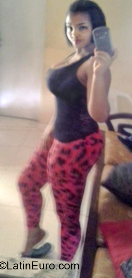 Date this stunning Dominican Republic girl Krismery from Santo Domingo DO22328