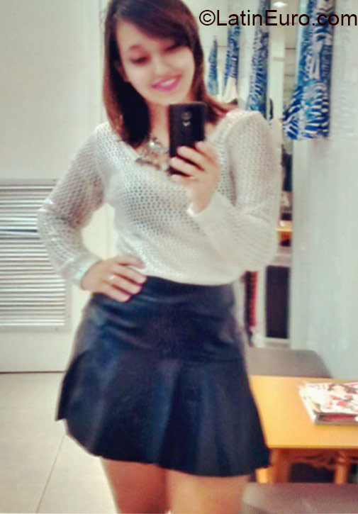 Date this fun Brazil girl Jessica from Sao Paulo BR9347