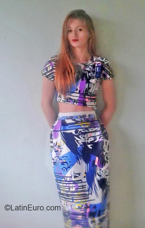 Date this nice looking Colombia girl Jesica from Bogota CO17529