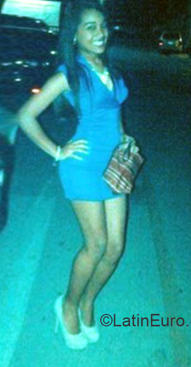Date this georgeous Dominican Republic girl Nathalie from Santo Domingo DO22367