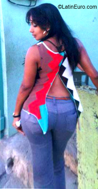 Date this happy Dominican Republic girl Josefina from Santo Domingo DO22375
