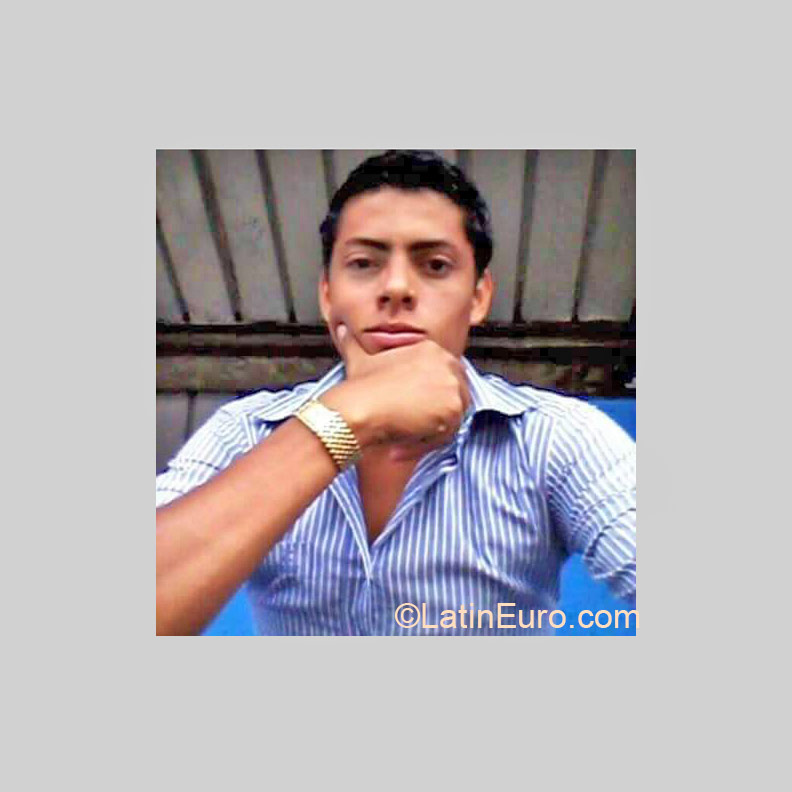 Date this happy Panama man Rafael from Panama City PA621