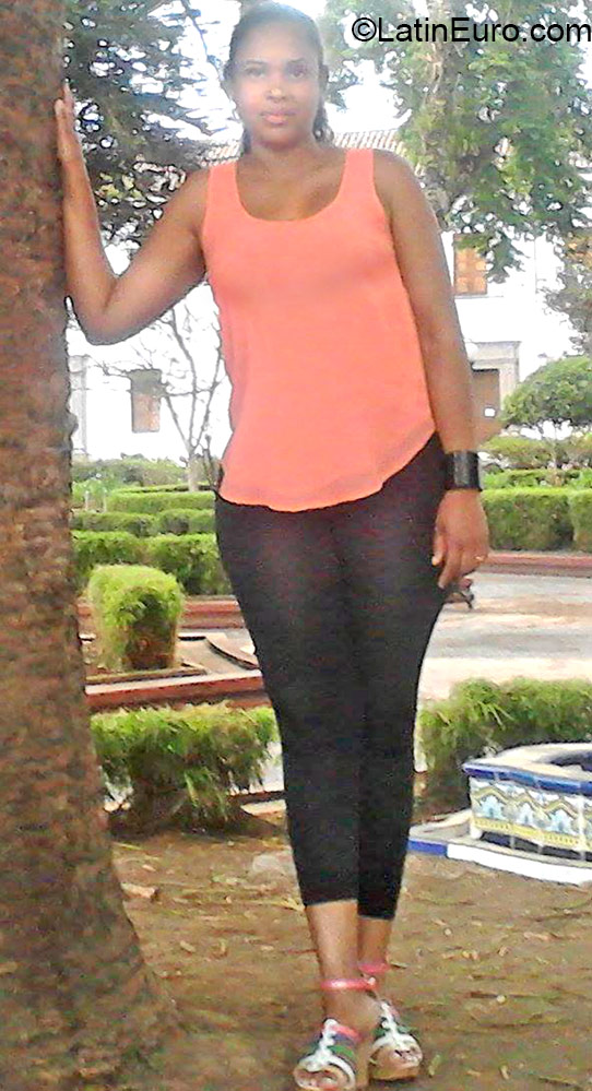 Date this pretty Colombia girl Claudia from Armenia CO17595