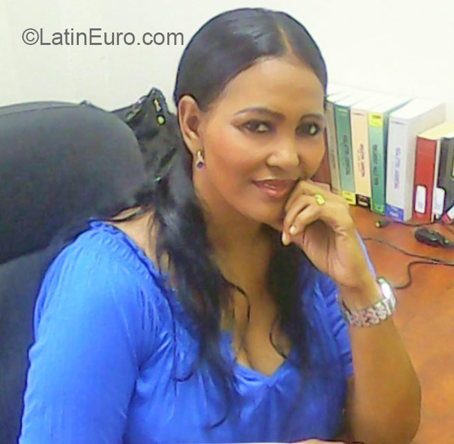 Date this sensual Dominican Republic girl Bianca from Santo Domingo DO22460