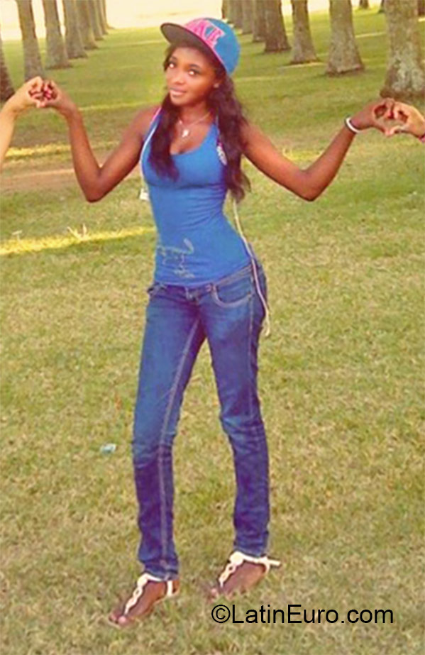 Date this lovely Dominican Republic girl Lucero from Higuey DO22480