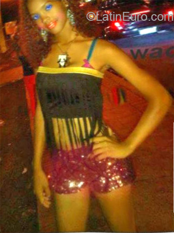 Date this happy Dominican Republic girl Yarolin from San Pedro Macoris DO22506