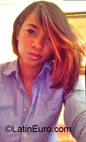 Date this good-looking Dominican Republic girl Alicia from Santo Domingo DO22543