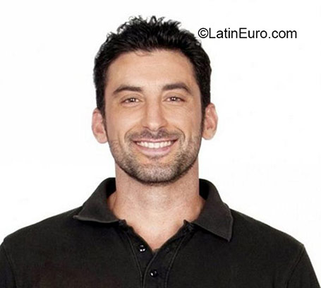 Date this happy Italy man Calogero from Torino IT252