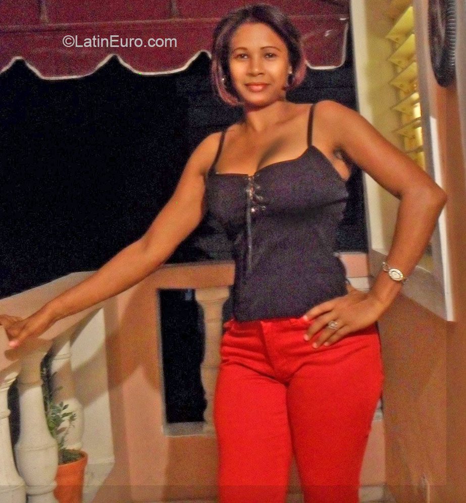 Date this passionate Dominican Republic girl Yesenia from San Pedro Macoris DO22610