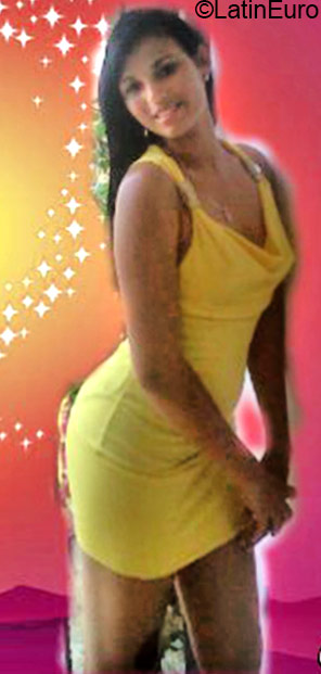 Date this cute Dominican Republic girl Digna from Santo Domingo DO22615