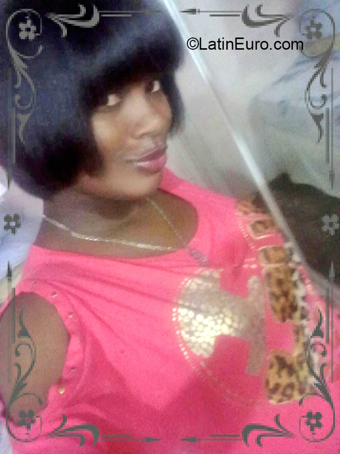 Date this nice looking Dominican Republic girl Yenny from Hato mayor DO22616