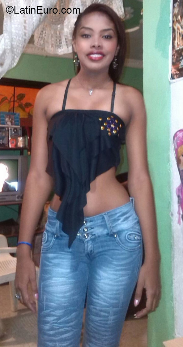 Date this tall Colombia girl Sofia from Bogota CO17699